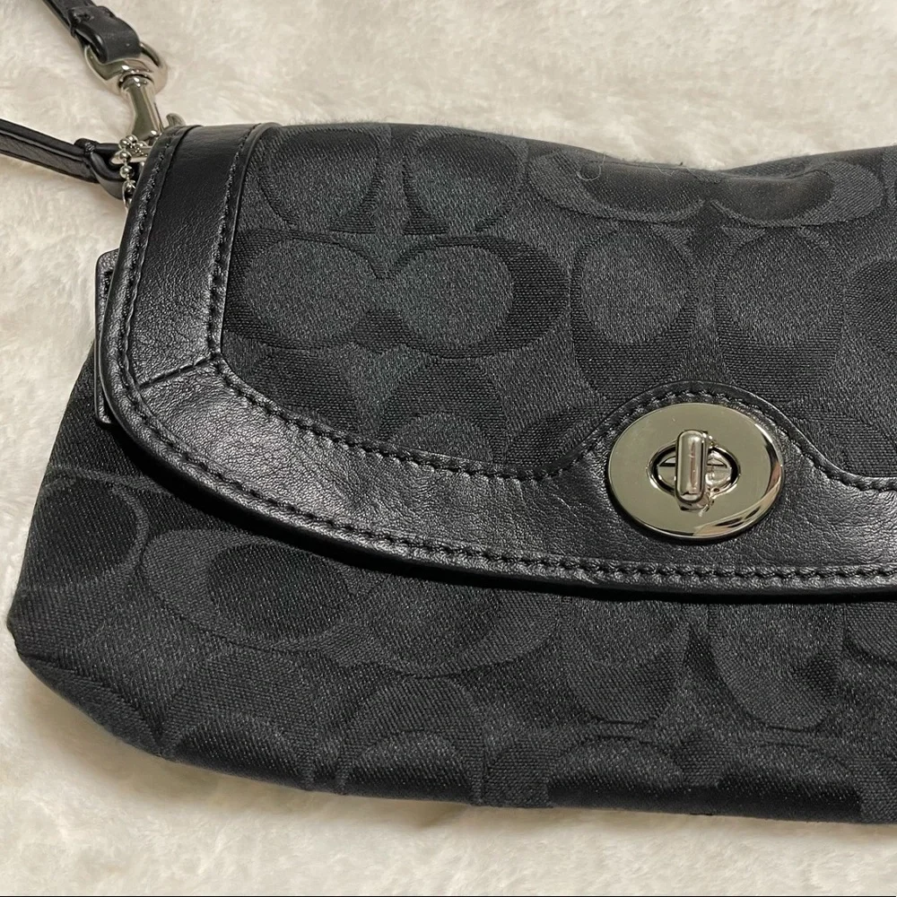 Coach Large Black Wristlet - Picture 4 of 7